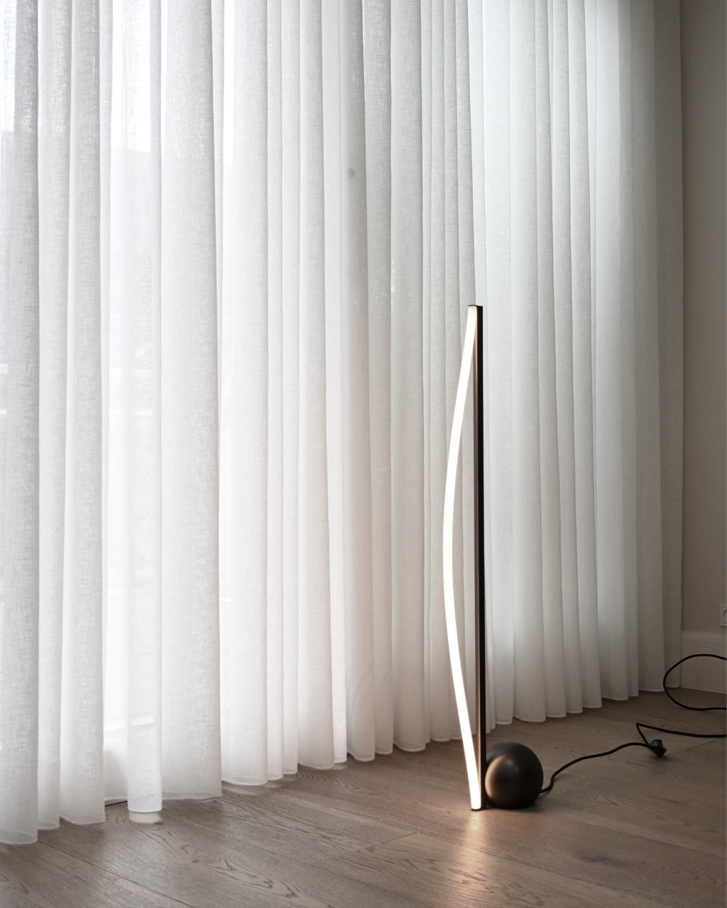 Bow Gulvlampe